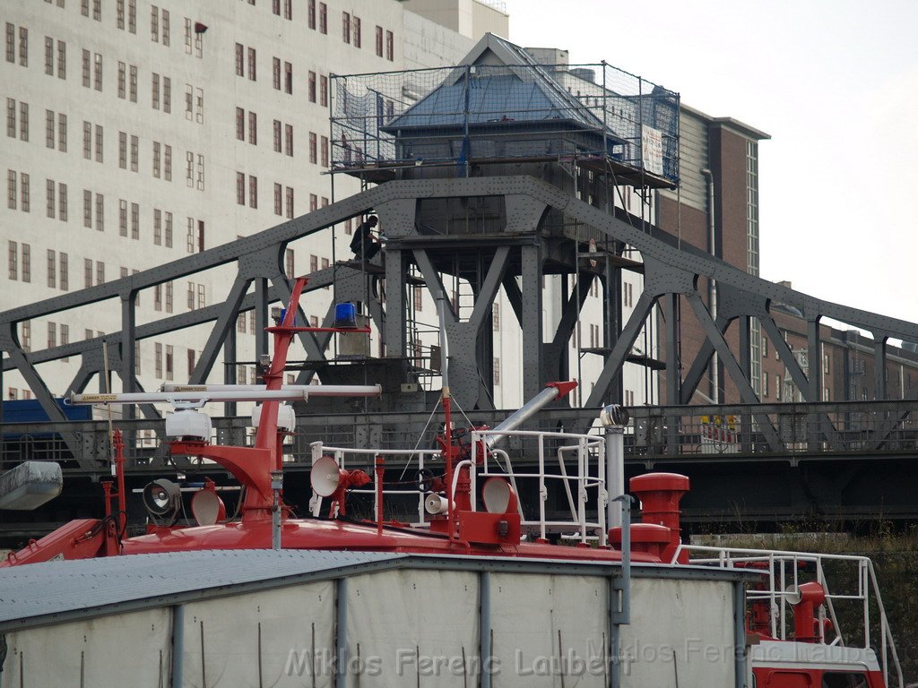 Feuerloeschboot 10-2      P099.JPG